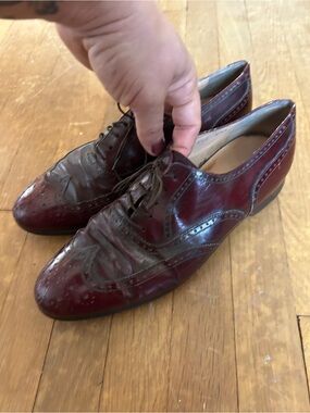 Men's Classic Wingtip Oxford Dress Shoes — Burgundy
